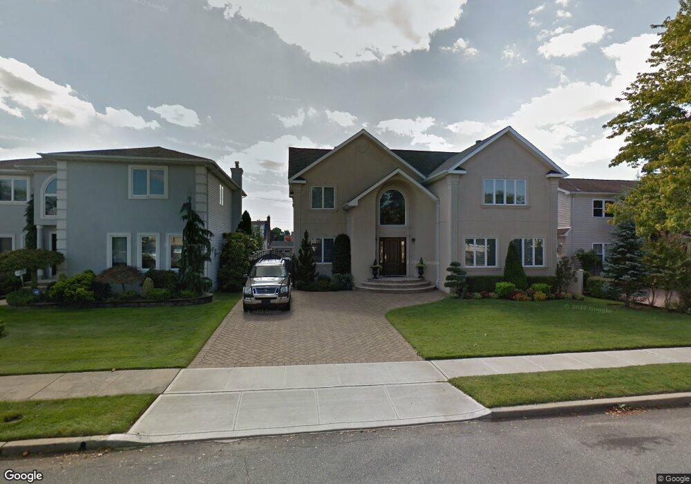 815 Franklin Place unit 4, Franklin Square, NY 11010 - photo 1