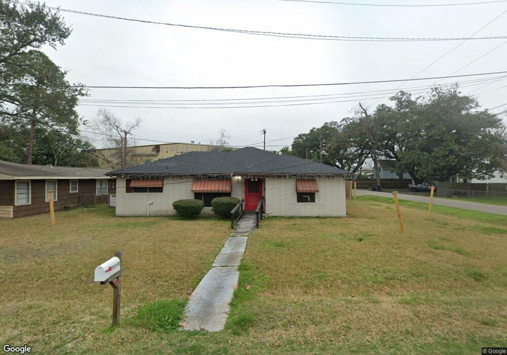 519 S Lee St, Alvin, TX 77511 - photo 1