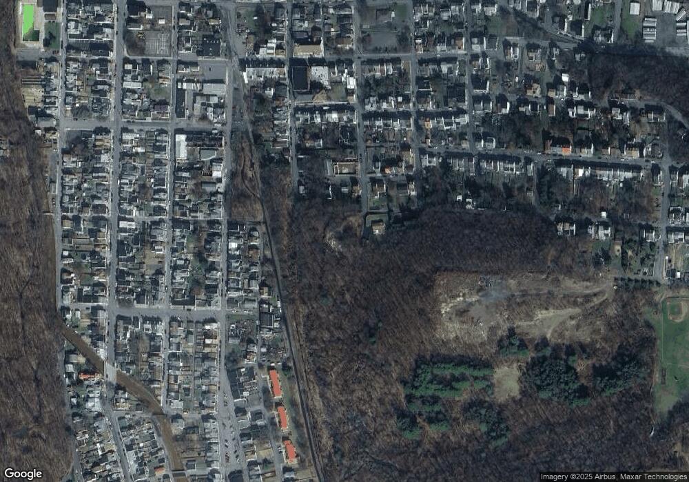 928 Hemlock St, Shamokin, PA 17872 - photo 1