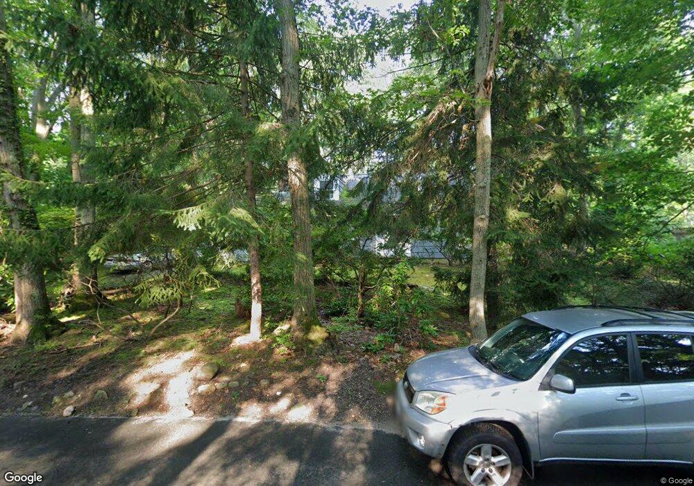 4 Hiawatha Ln, Setauket, NY 11733 - photo 1