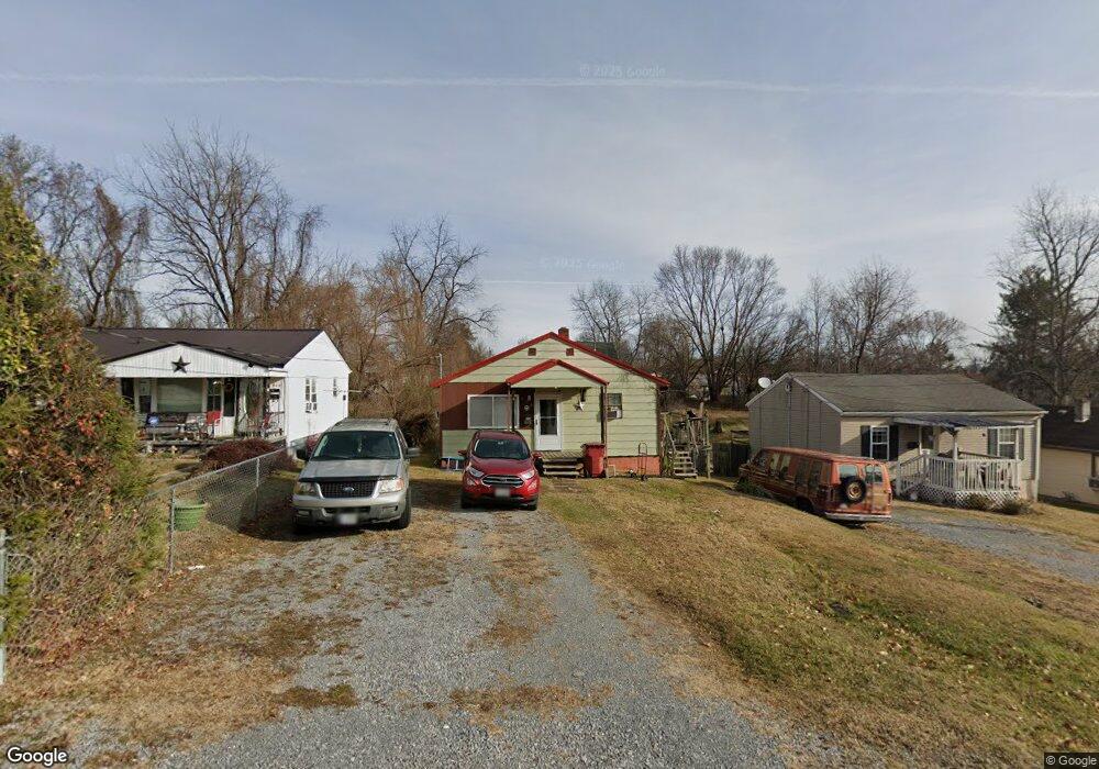 920 Pine Grove Ave, Johnson City, TN 37601 - photo 1