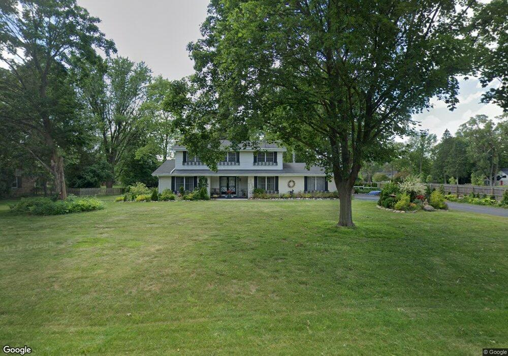 2285 Arrowhead Ct, Elm Grove, WI 53122 - photo 1