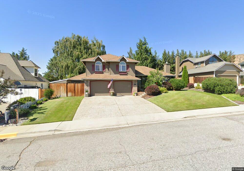 913 12th St NE, East Wenatchee, WA 98802 - photo 1