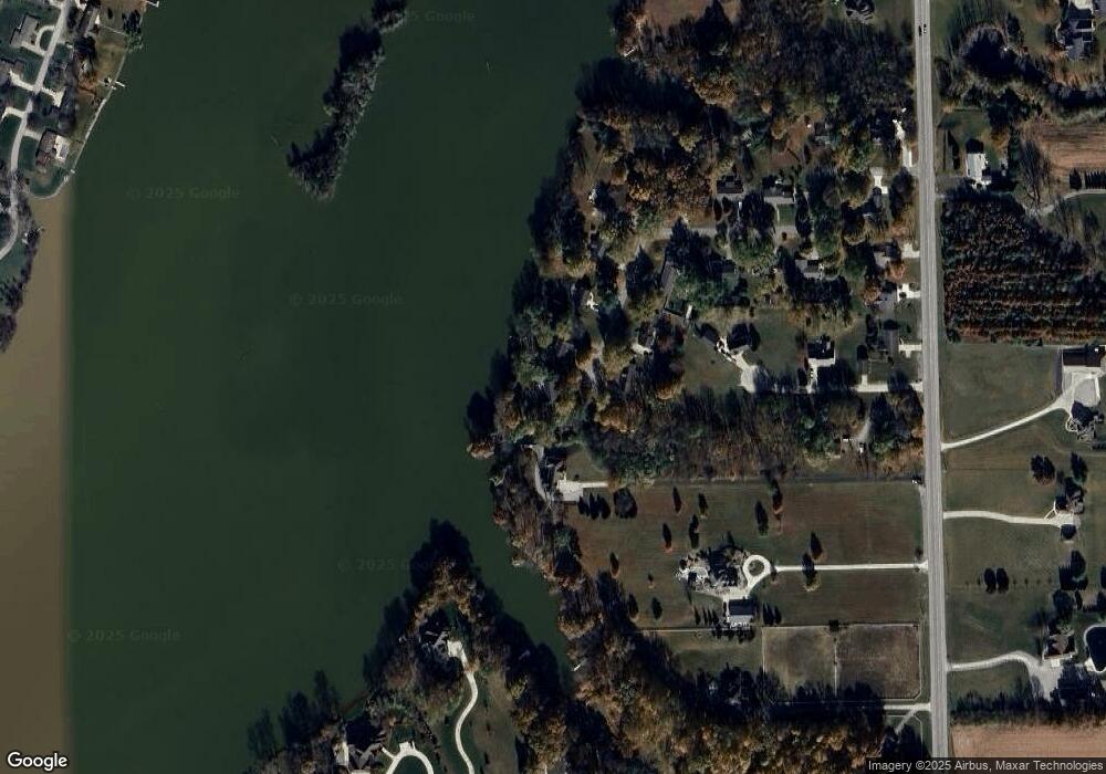 10503 Lagoon Dr, Grabill, IN 46741 - photo 1