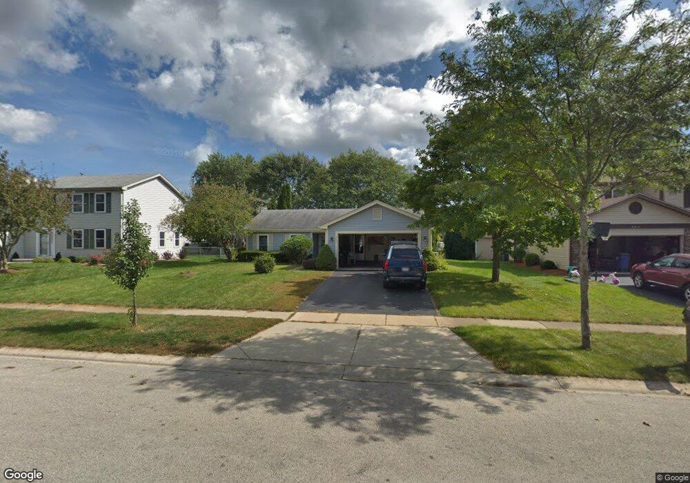 660 Fox Run Ln, Algonquin, IL 60102 - photo 1