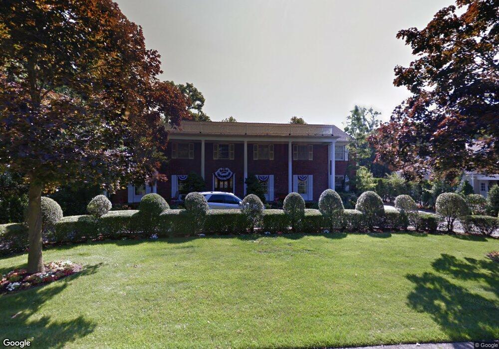 36 Brookside Dr, Manhasset, NY 11030 - photo 1