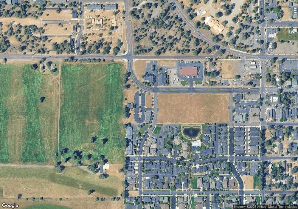 702 W View Loop, Sisters, OR 97759 - photo 1