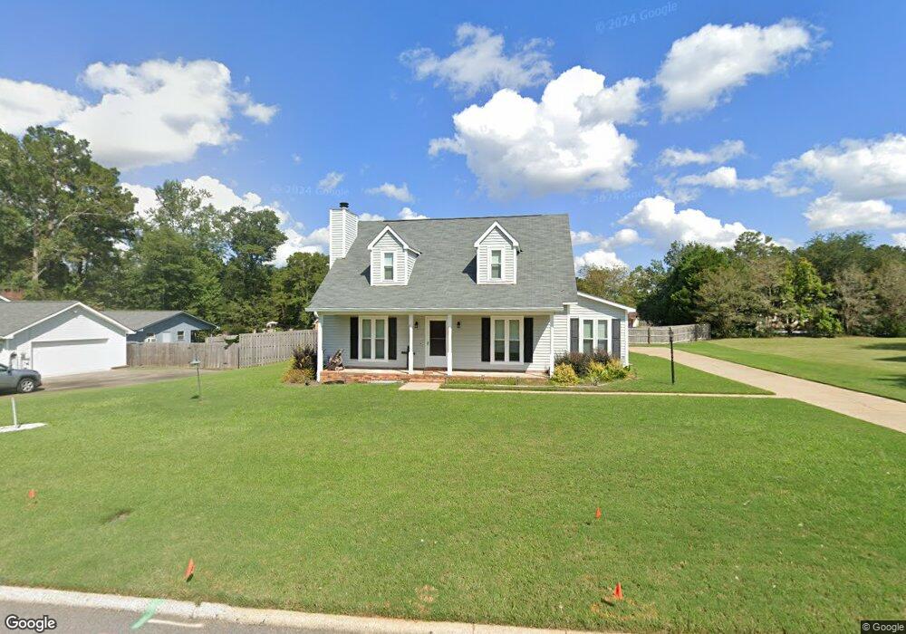 708 Evert Dr, Dothan, AL 36305 - photo 1