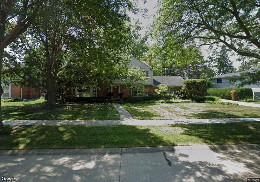 77 N Deeplands Rd, Grosse Pointe Shores, MI 48236 - photo 1