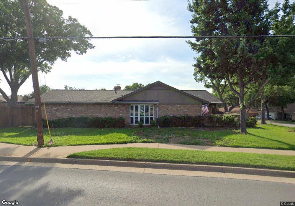 1617 Vicksburg Dr, Bedford, TX 76022 - photo 1