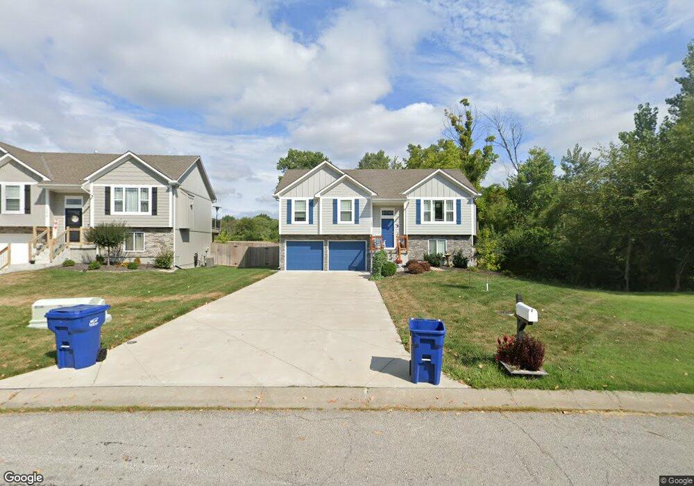 11404 207th St, Peculiar, MO 64078 - photo 1