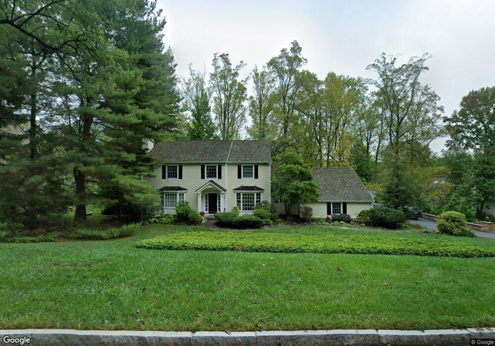 423 Round Hill Rd, Wayne, PA 19087 - photo 1