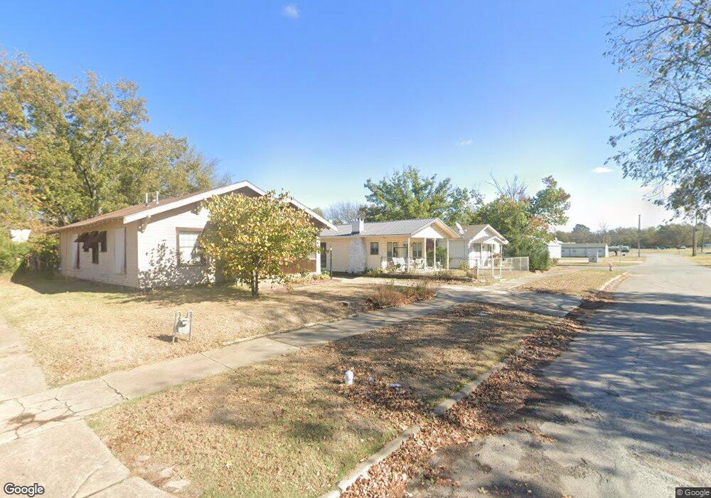709 E 15th St, Okmulgee, OK 74447 - photo 1