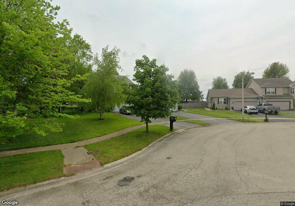 566 Chestnut Dr, Oswego, IL 60543 - photo 1