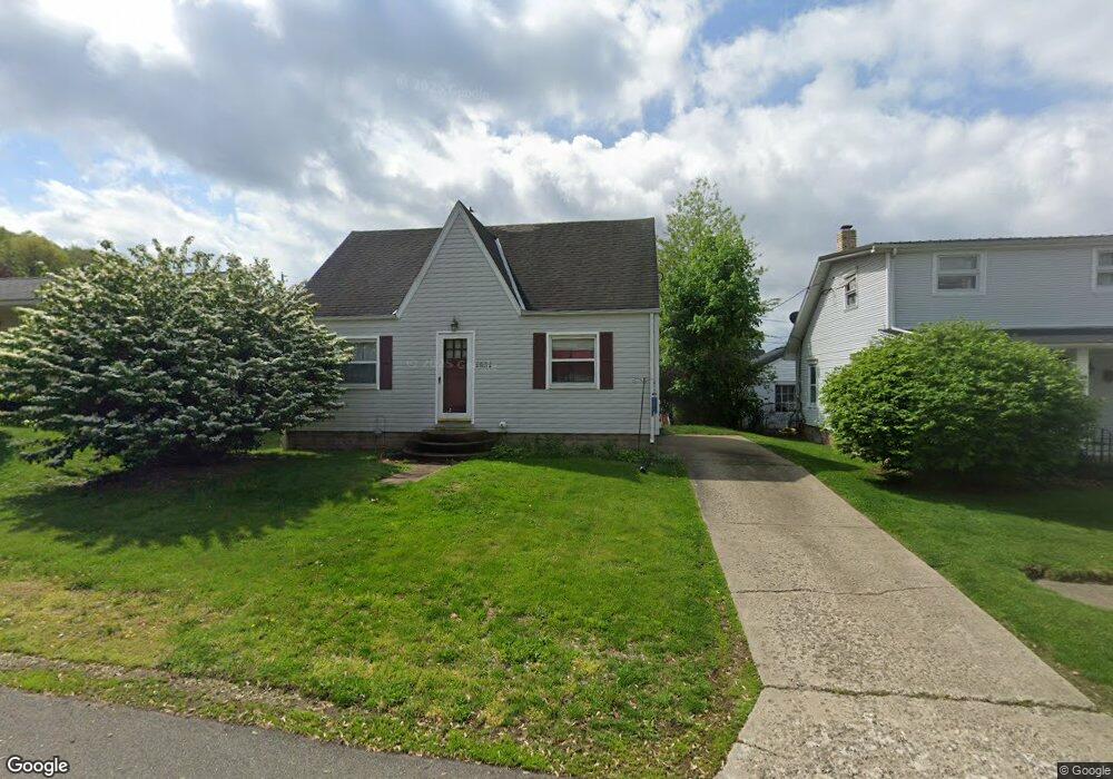 1621 Elm St, Coshocton, OH 43812 - photo 1