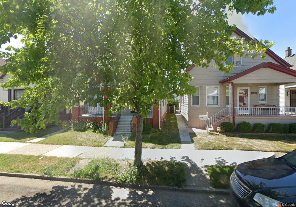 2012 Evaline St, HamtraMcK, MI 48212 - photo 1