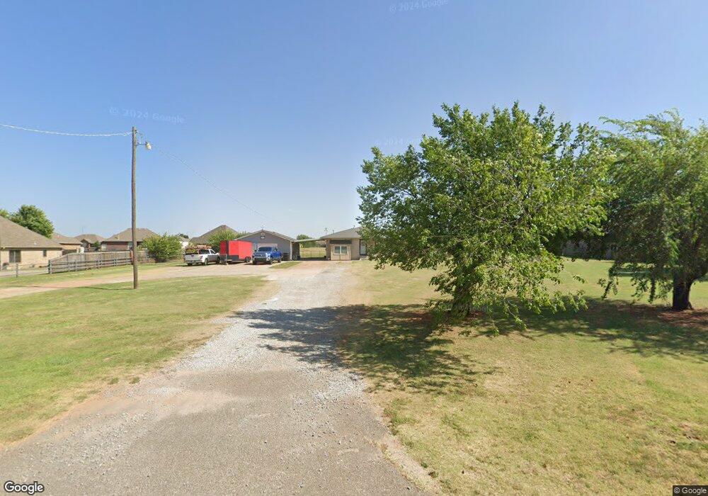 1010 NE 27th St, Moore, OK 73160 - photo 1