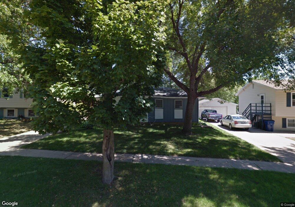 1303 Edgewood Dr, Waterloo, IA 50701 - photo 1