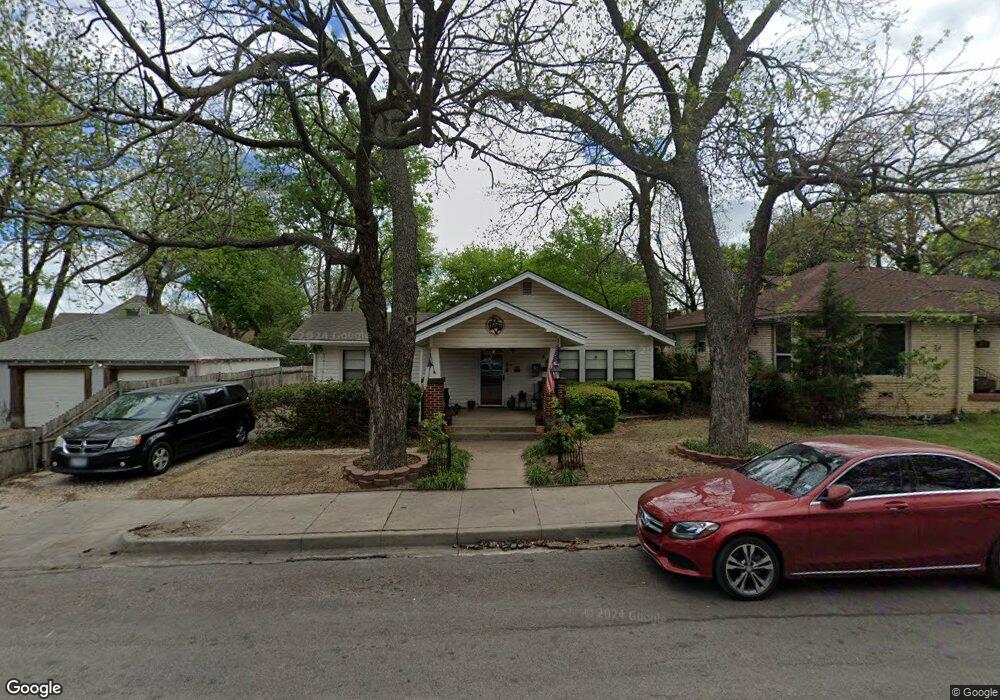 207 W Columbia St, Weatherford, TX 76086 - photo 1