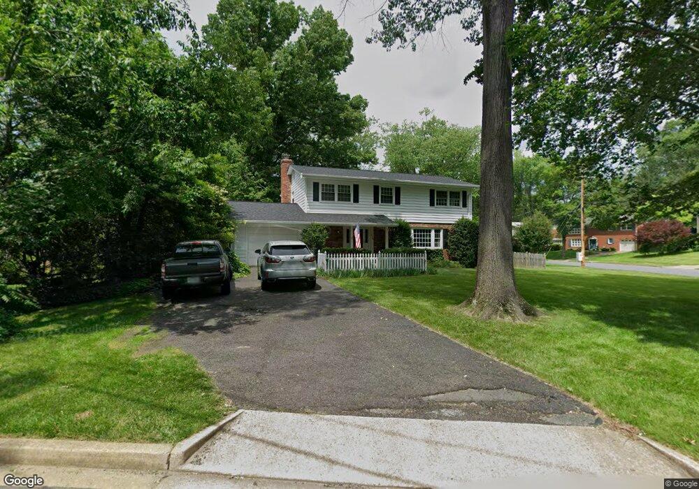 3229 Prince William Dr, Fairfax, VA 22031 - photo 1