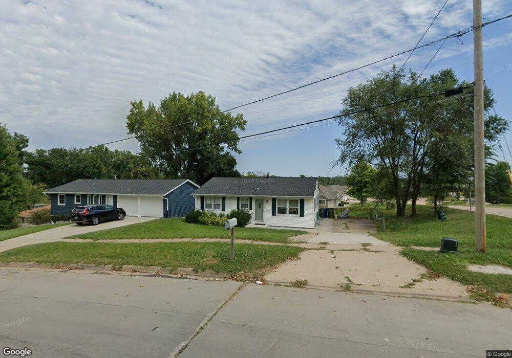 1528 34th St SE, Cedar Rapids, IA 52403 - photo 1