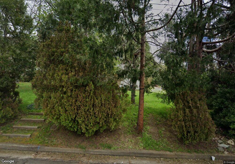 947 NE 12th St, Grants Pass, OR 97526 - photo 1