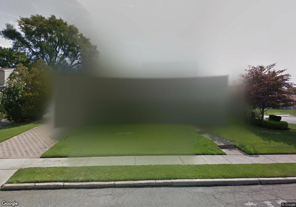 33 Phyllis Dr, Bethpage, NY 11714 - photo 1