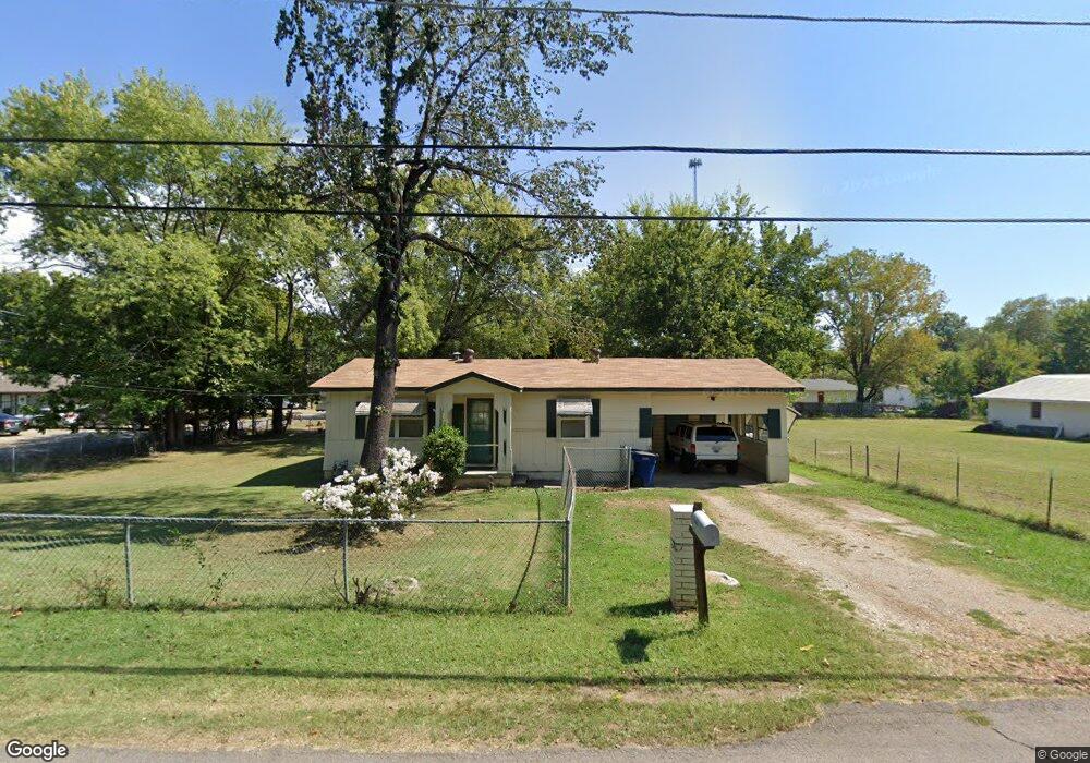 901 S Fargo St, Muldrow, OK 74948 - photo 1