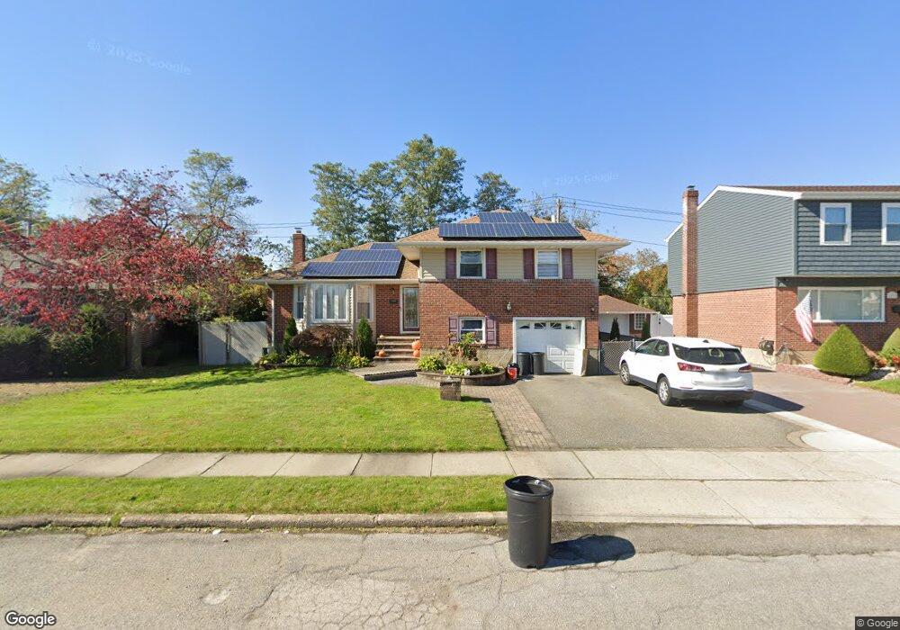 225 Bertram Place, Bethpage, NY 11714 - photo 1