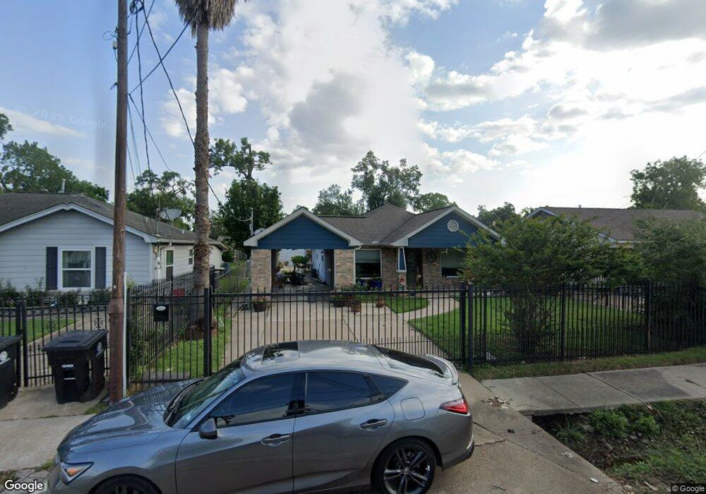 219 King St, Houston, TX 77022 - photo 1