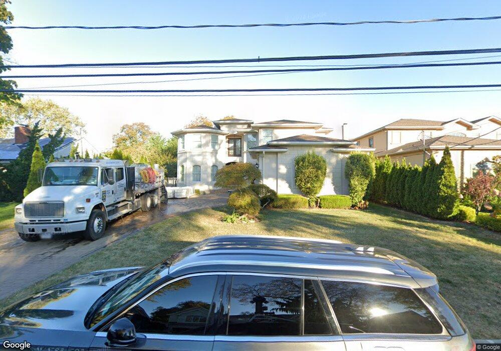 2033 Lake End Rd, Merrick, NY 11566 - photo 1