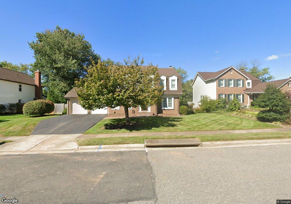 12411 Wendell Holmes Rd, Herndon, VA 20171 - photo 1