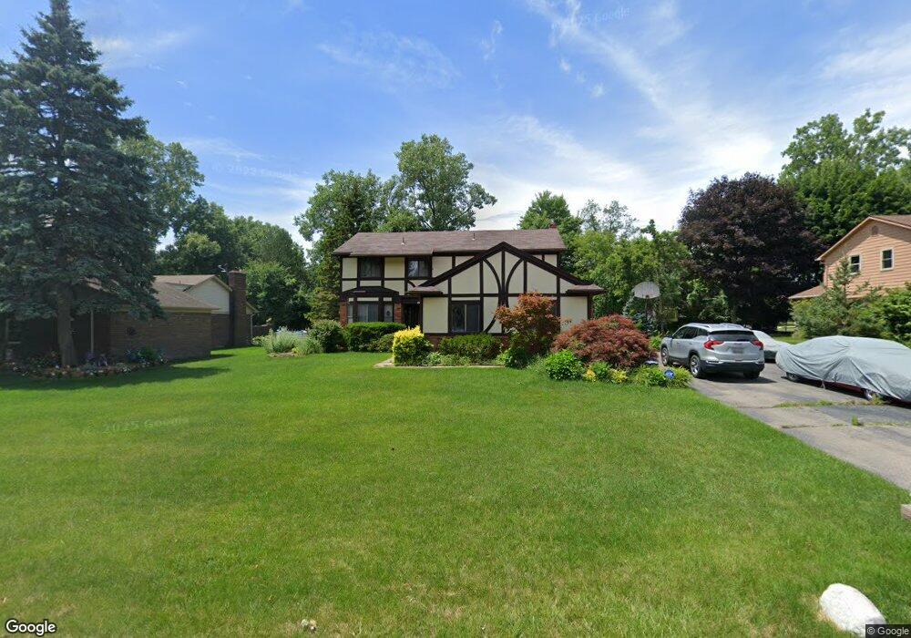 2228 Hidden Lake Dr, West Bloomfield, MI 48324 - photo 1