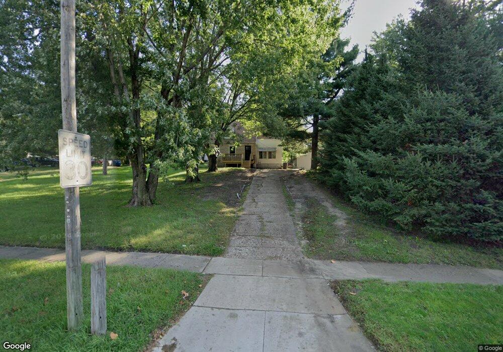 1919 E 29th St, Des Moines, IA 50317 - photo 1