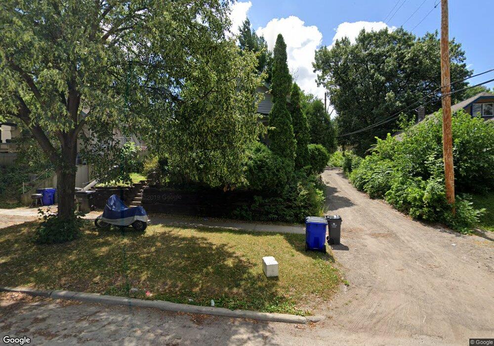 216 11th St NW, Cedar Rapids, IA 52405 - photo 1