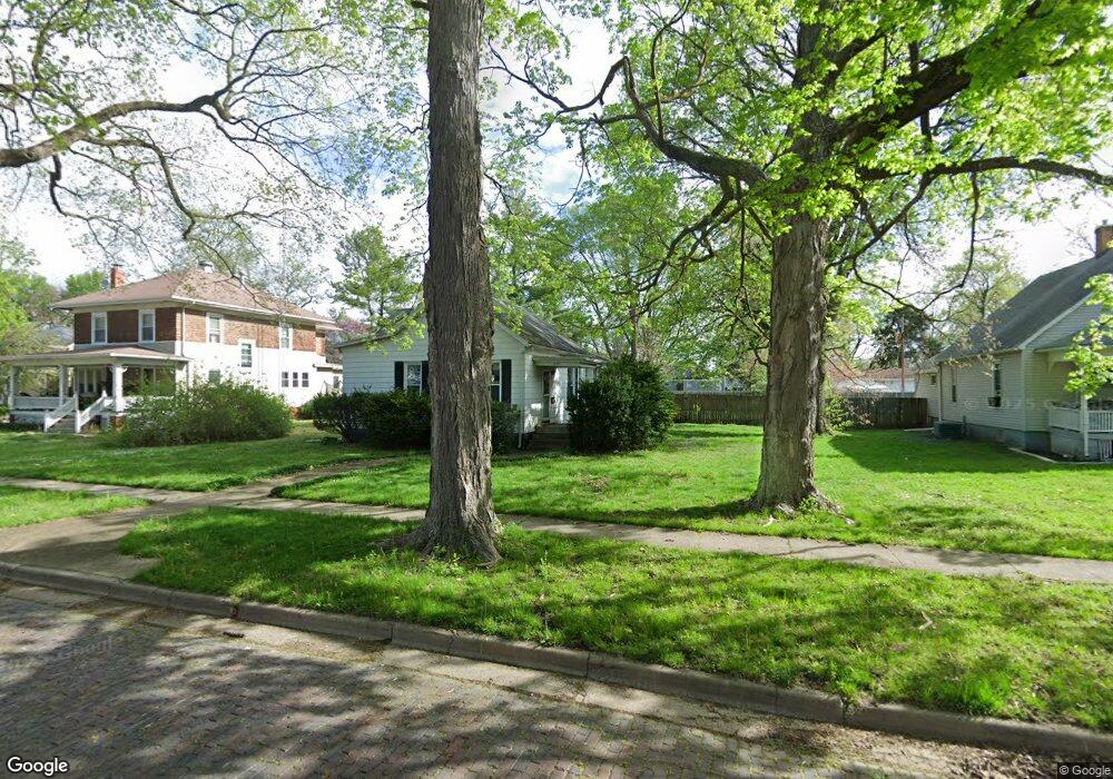 610 Peoria St, Lincoln, IL 62656 - photo 1