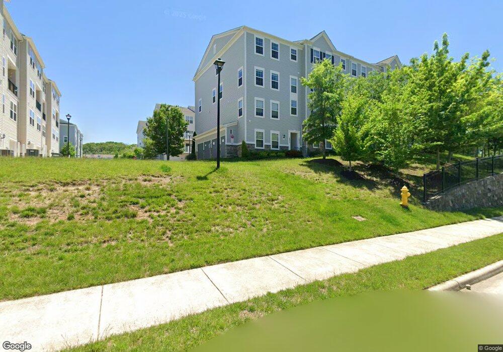 16870 Porters Inn Dr unit 42, Dumfries, VA 22026 - photo 1