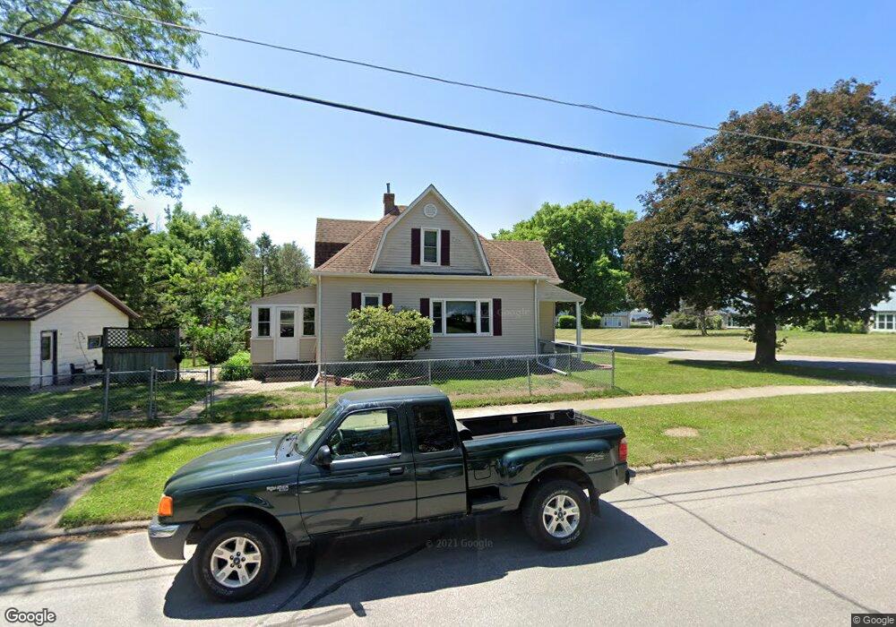 1404 Walnut St, Cedar Falls, IA 50613 - photo 1