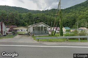 82 Spriggs Ln, Logan, WV 25601