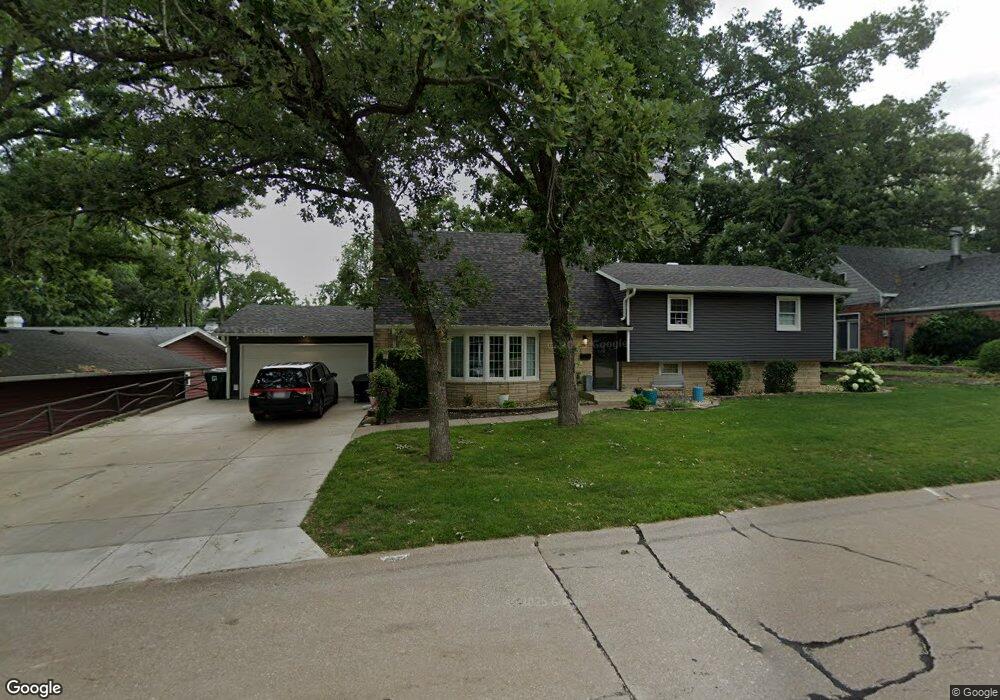 4332 Royal Oaks Dr, Davenport, IA 52806 - photo 1