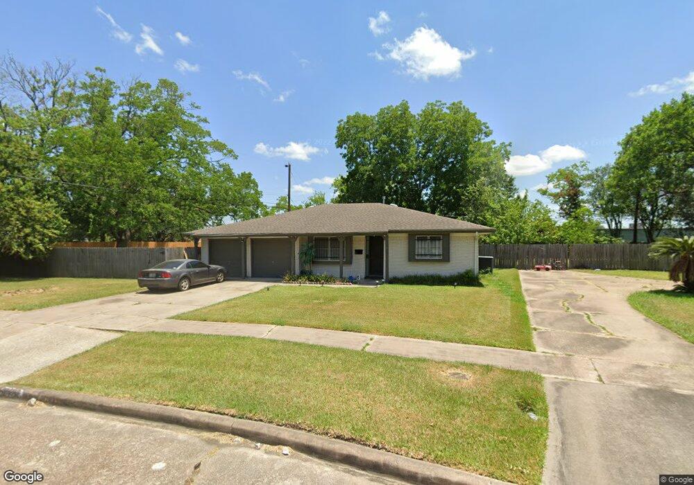 10927 Bazin St, Houston, TX 77089 - photo 1