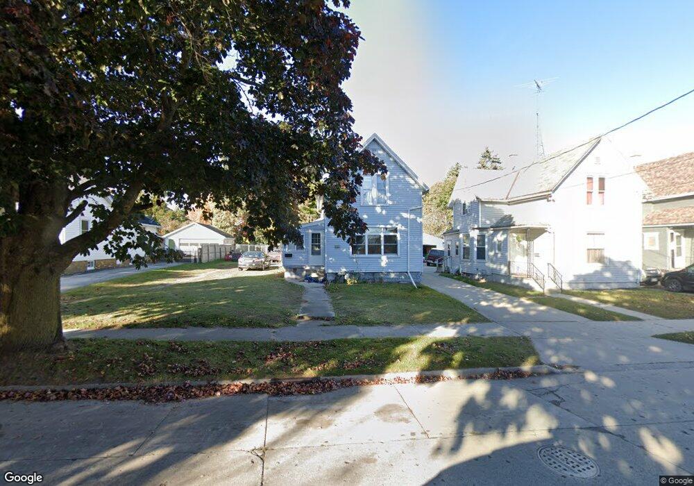 718 N 5th St, Manitowoc, WI 54220 - photo 1