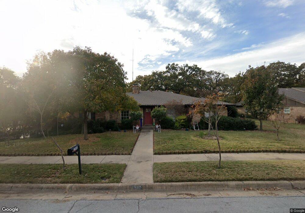 1502 Woodvine Dr, Euless, TX 76040 - photo 1