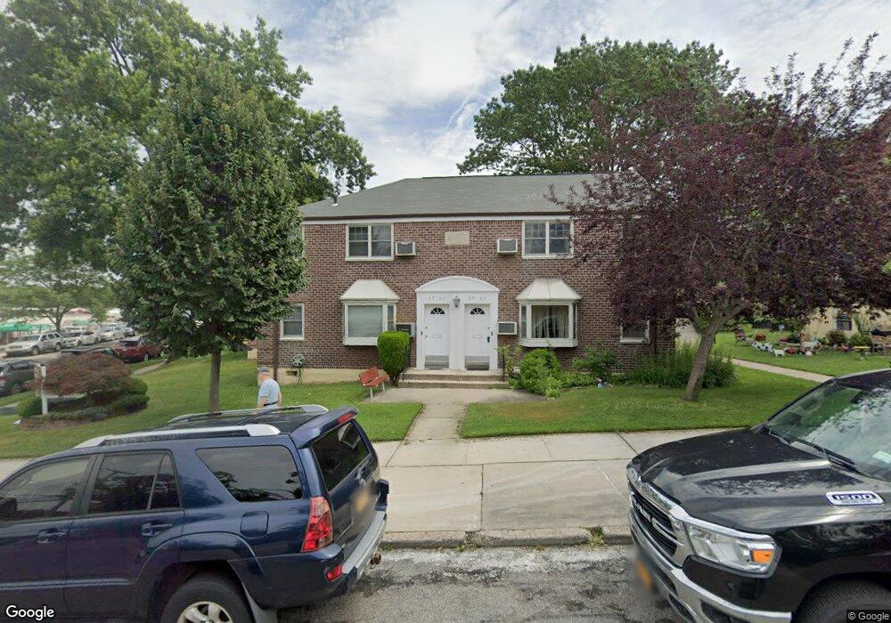 5703 Marathon Pkwy, Little Neck, NY 11362 - photo 1