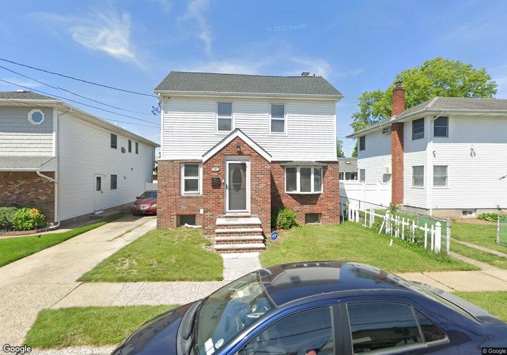 121 Franklin St, Franklin Square, NY 11010 - photo 1