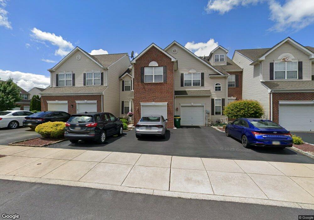 5239 Spring Ridge Dr E, Macungie, PA 18062 - photo 1