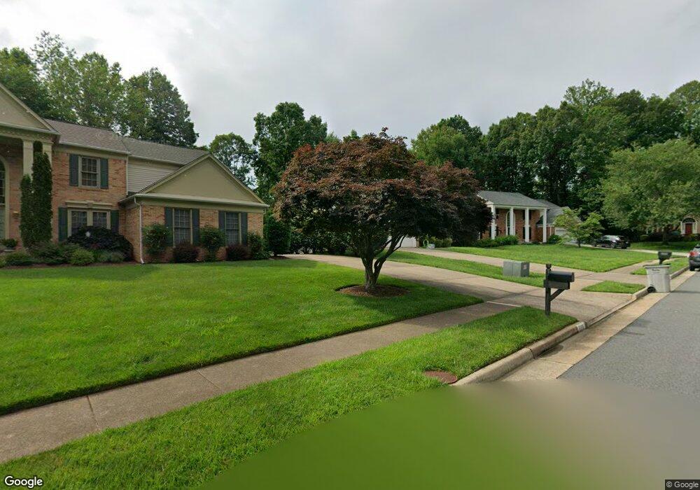 5404 Heatherford Ct, Fairfax, VA 22030 - photo 1