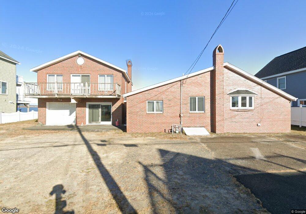 11 River St, Seabrook, NH 03874 - photo 1