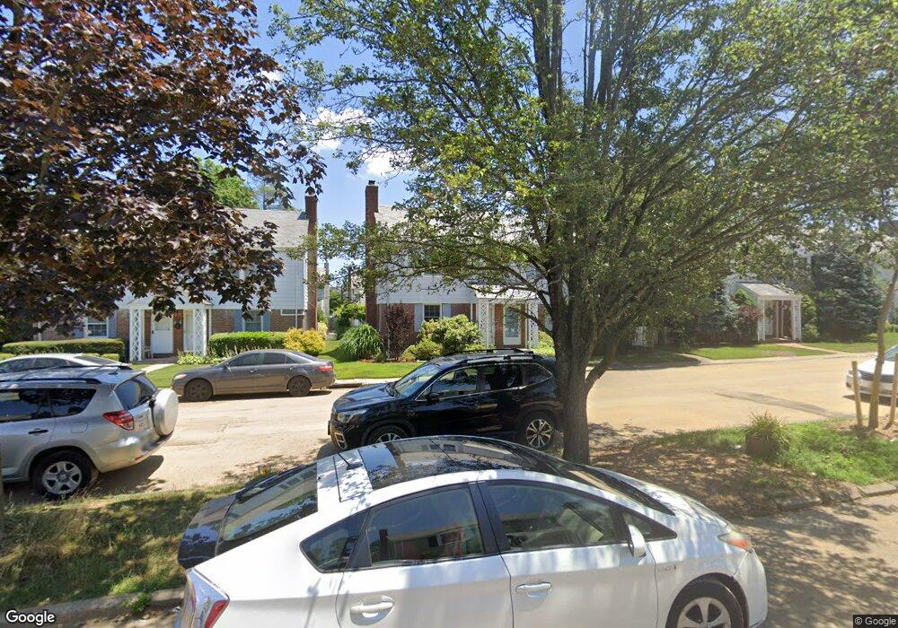 16 Bayview Ct, Manhasset, NY 11030 - photo 1