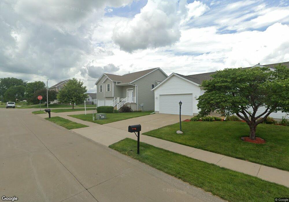 1326 Eagles Crest Dr, Davenport, IA 52804 - photo 1